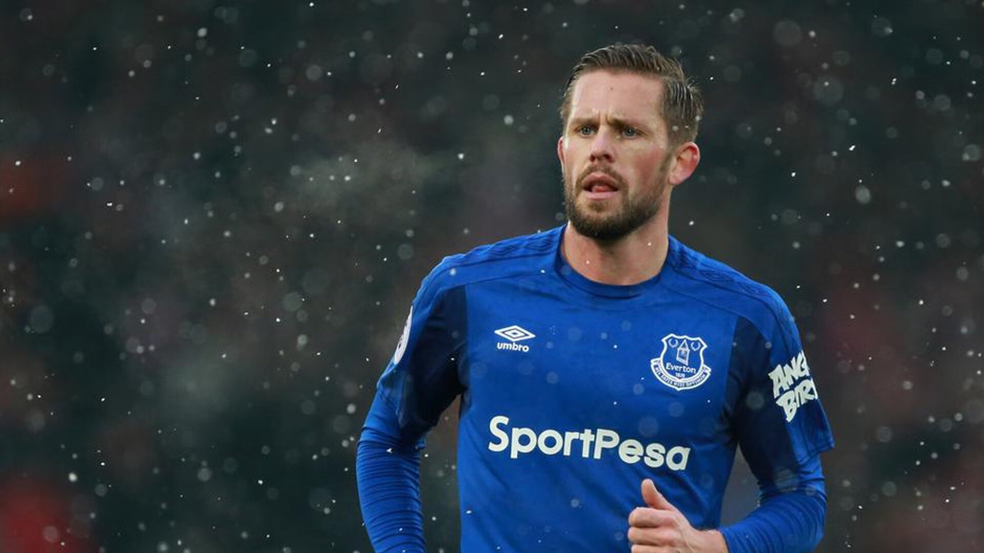 国际足球赛场风云再起：球场传奇，国际足球大赛